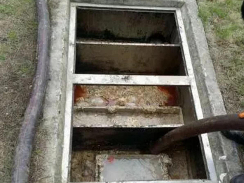 昆都仑隔油池清理
