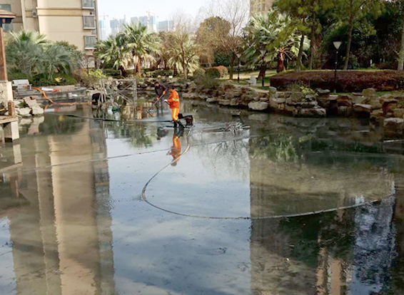 昆都仑景观池淤泥清理