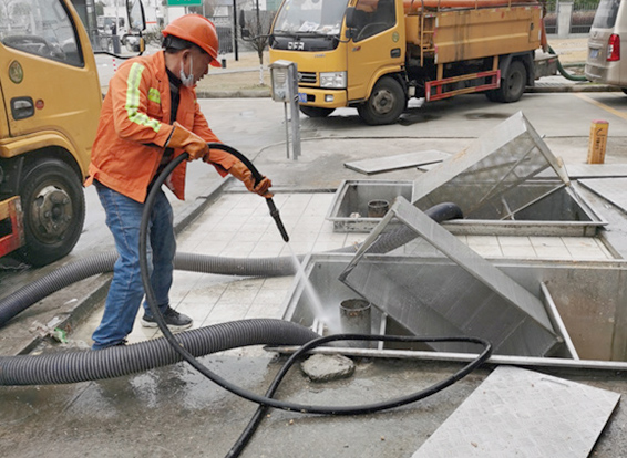 昆都仑隔油池清理